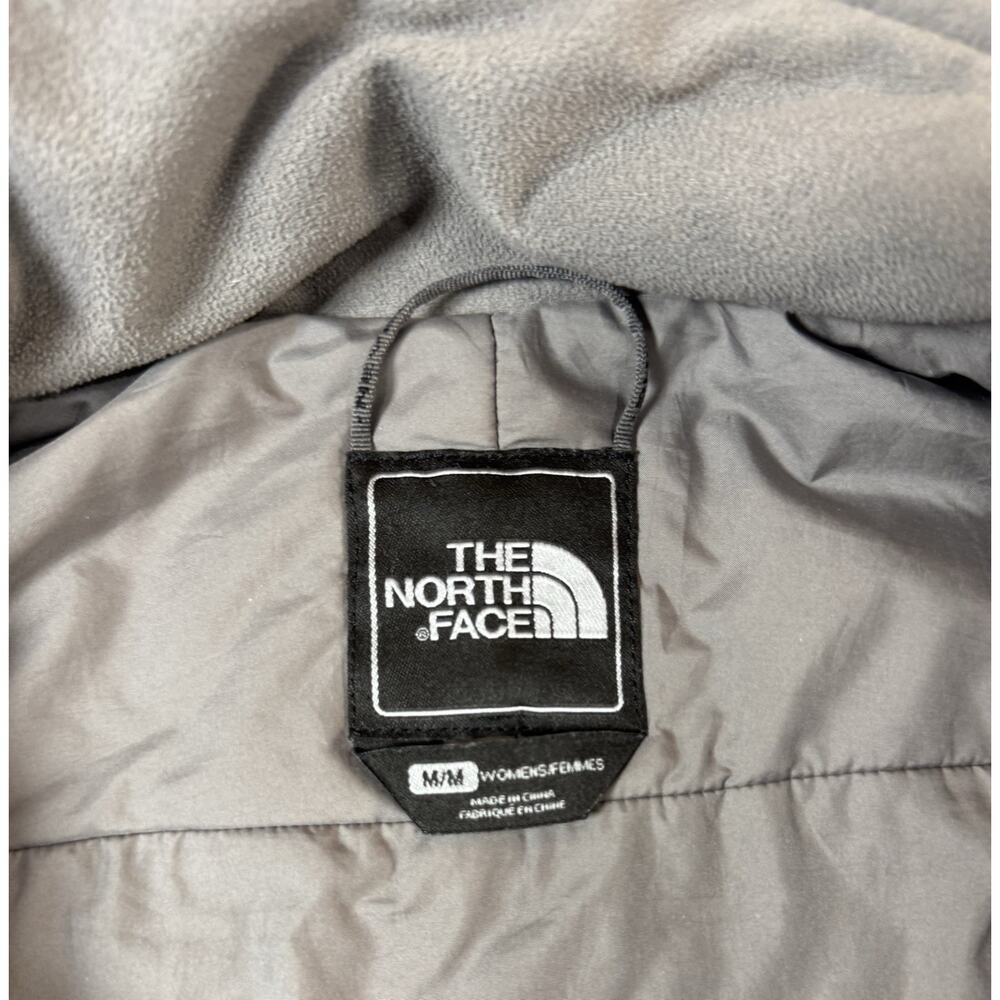 The North Face Woman’s Insulated Primaloft Navy Ripstop Jacket Medium M - Picture 6 of 12